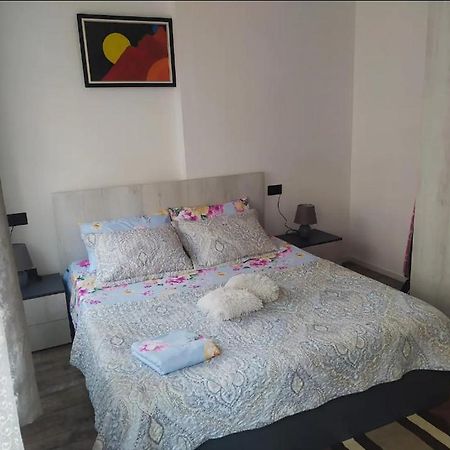 #1 Modern 1Br With Balcony In Up-And-Coming Hip Area Apartment Tiranë Ngoại thất bức ảnh