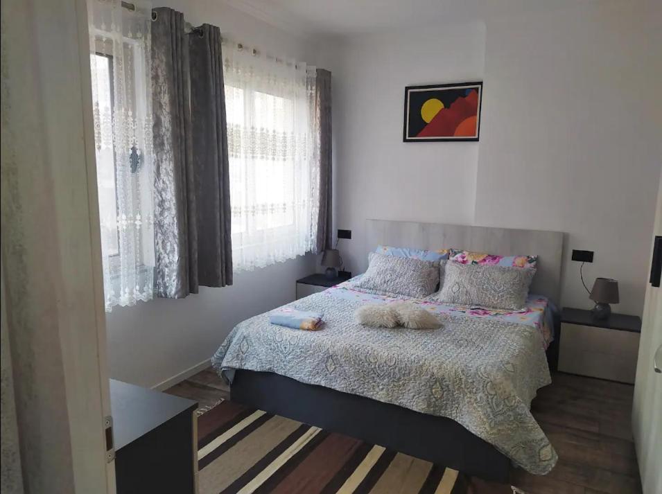 #1 Modern 1Br With Balcony In Up-And-Coming Hip Area Apartment Tiranë Ngoại thất bức ảnh