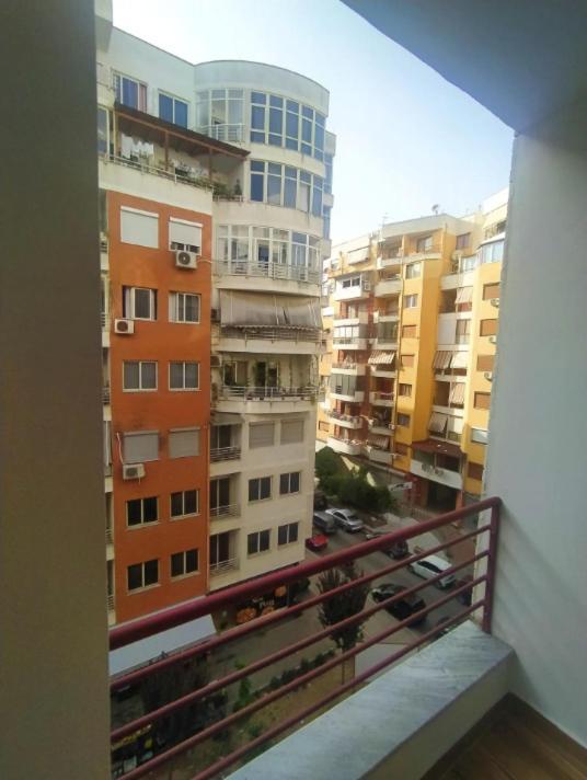 #1 Modern 1Br With Balcony In Up-And-Coming Hip Area Apartment Tiranë Ngoại thất bức ảnh